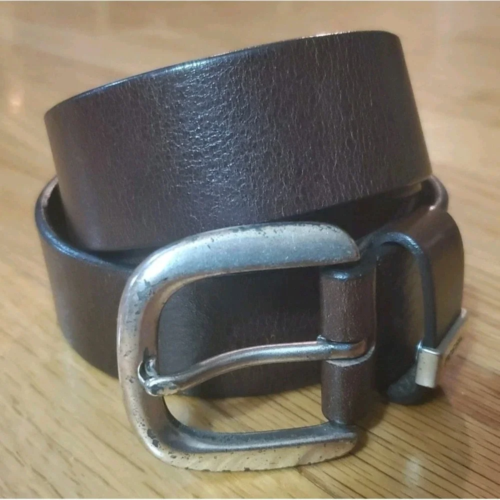Fossil leather belt